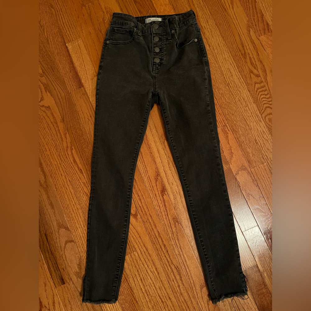 Madewell Button fly curvy high rise skinny Jean, notches on legs